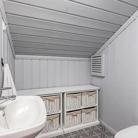 Holiday home Moderne Plass For 10 *